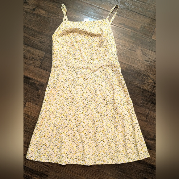 Old Navy Dresses & Skirts - Old Navy Yellow Floral A-Line Sundress